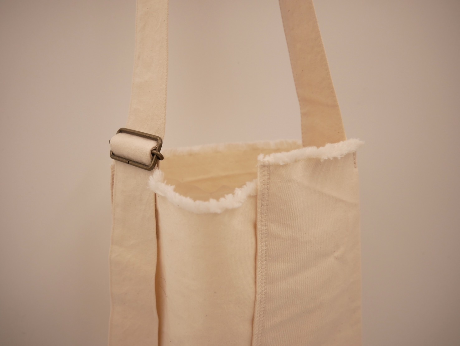 ニュースペーパーバッグ(S) WHT – DEN.EN